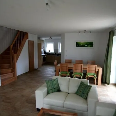 Haus 145 1, Kiefernweg 10 *