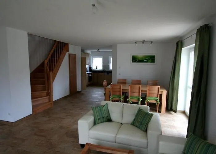 Haus 145 1, Kiefernweg 10 *
